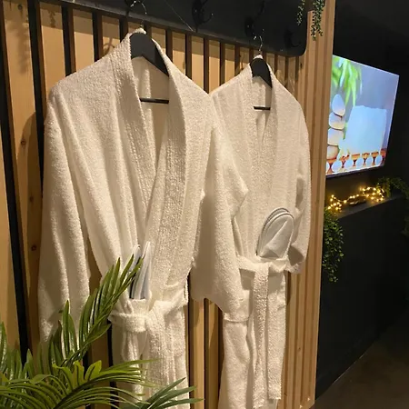 Apartamento Détente à Saint-omer - Jacuzzi Privé, Terrasse, Centre-ville Et Parking Gratuit *