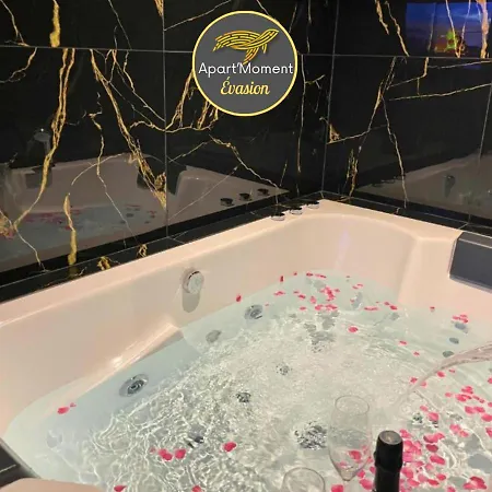 Sejour Detente A Saint-omer - Jacuzzi Prive, Terrasse, Centre-ville Et Parking Gratuit Daire Saint-Omer (Pas-de-Calais)
