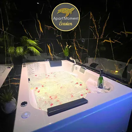 Sejour Detente A Saint-omer - Jacuzzi Prive, Terrasse, Centre-ville Et Parking Gratuit Saint-Omer (Pas-de-Calais)