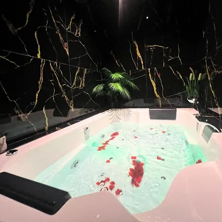 Détente à Saint-omer - Jacuzzi Privé, Terrasse, Centre-ville Et Parking Gratuit Apartamento *