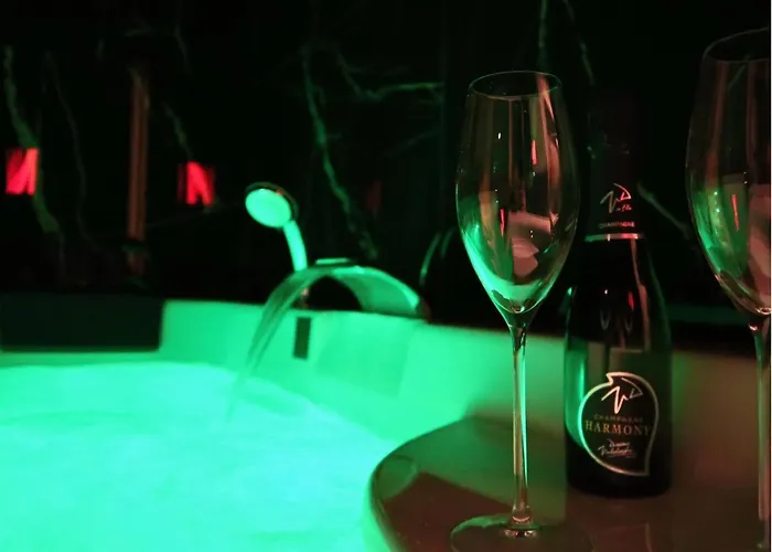 Sejour Detente A Saint-omer - Jacuzzi Prive, Terrasse, Centre-ville Et Parking Gratuit Saint-Omer (Pas-de-Calais)