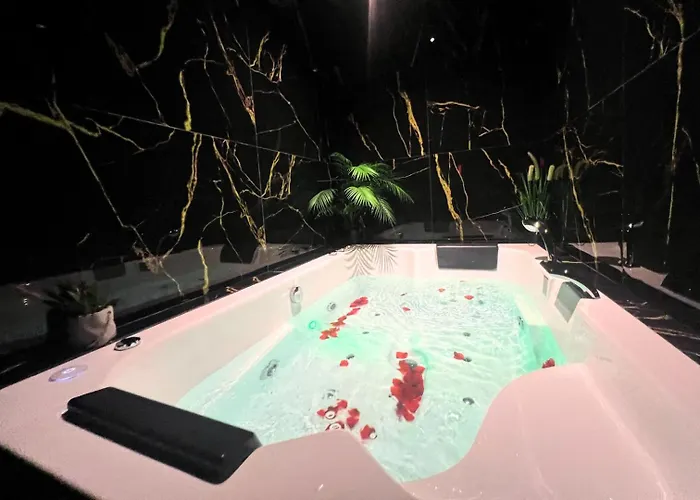 Sejour Detente A Saint-omer - Jacuzzi Prive, Terrasse, Centre-ville Et Parking Gratuit Lejlighed *